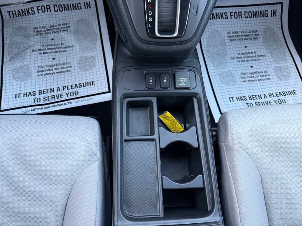 Toyota Highlander Vehicle Full-screen Gallery Image 30