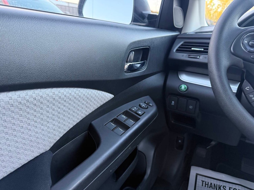 Toyota Highlander Vehicle Full-screen Gallery Image 31