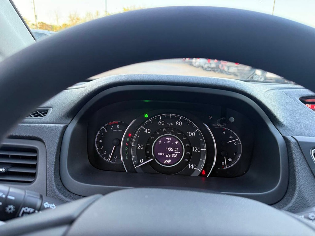 Toyota Highlander Vehicle Full-screen Gallery Image 32