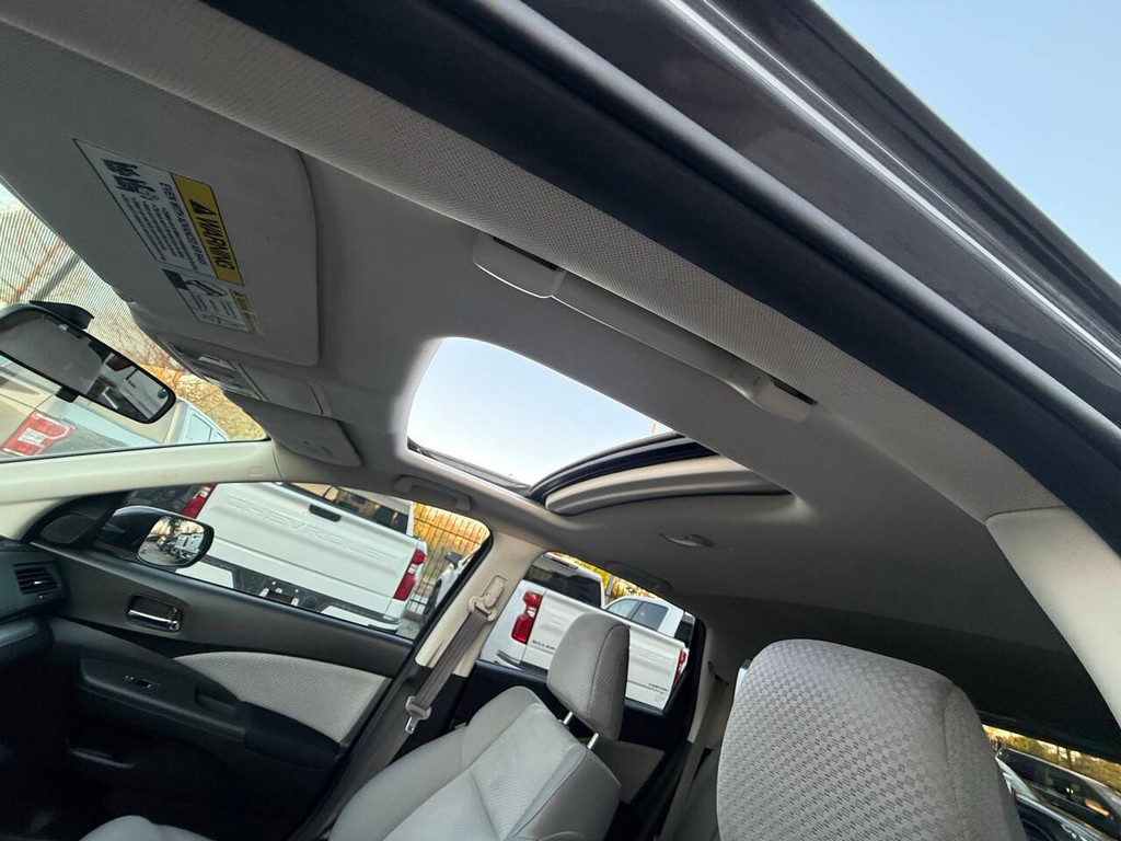 Toyota Highlander Vehicle Full-screen Gallery Image 33