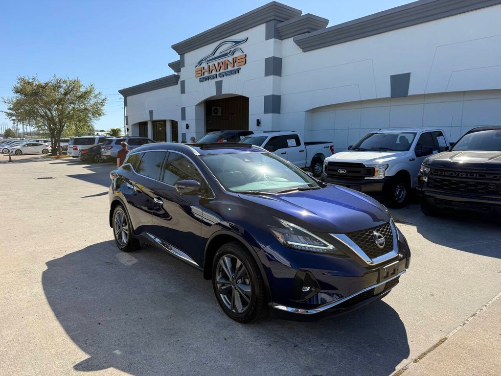 Nissan Murano Vehicle Full-screen Gallery Image 02