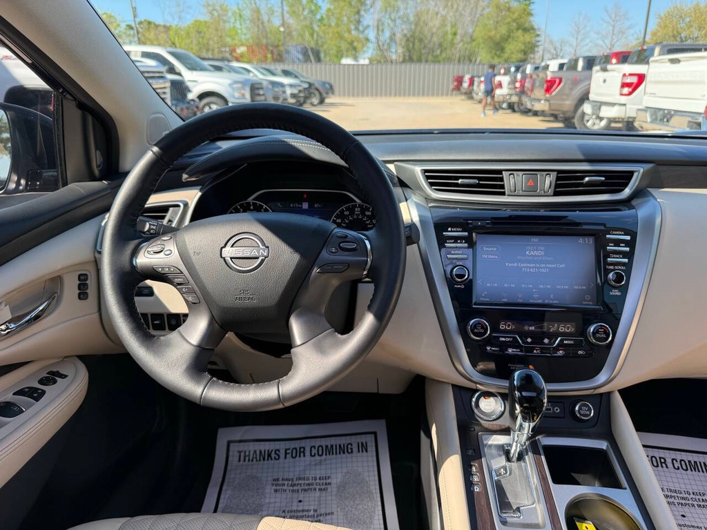 Nissan Murano Vehicle Full-screen Gallery Image 21