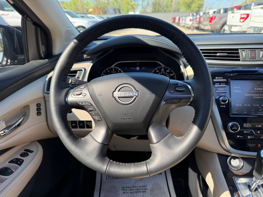 Nissan Murano Vehicle Full-screen Gallery Image 22