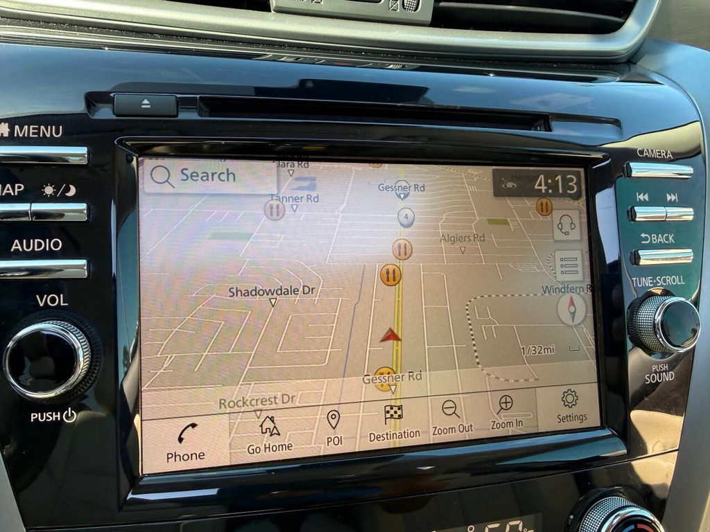 Nissan Murano Vehicle Full-screen Gallery Image 25