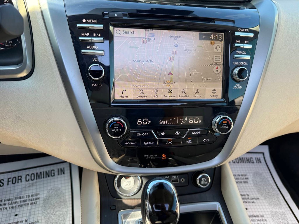 Nissan Murano Vehicle Full-screen Gallery Image 28