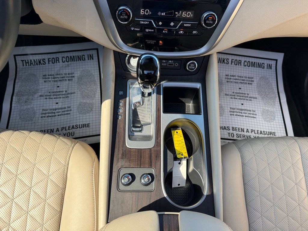 Nissan Murano Vehicle Full-screen Gallery Image 29