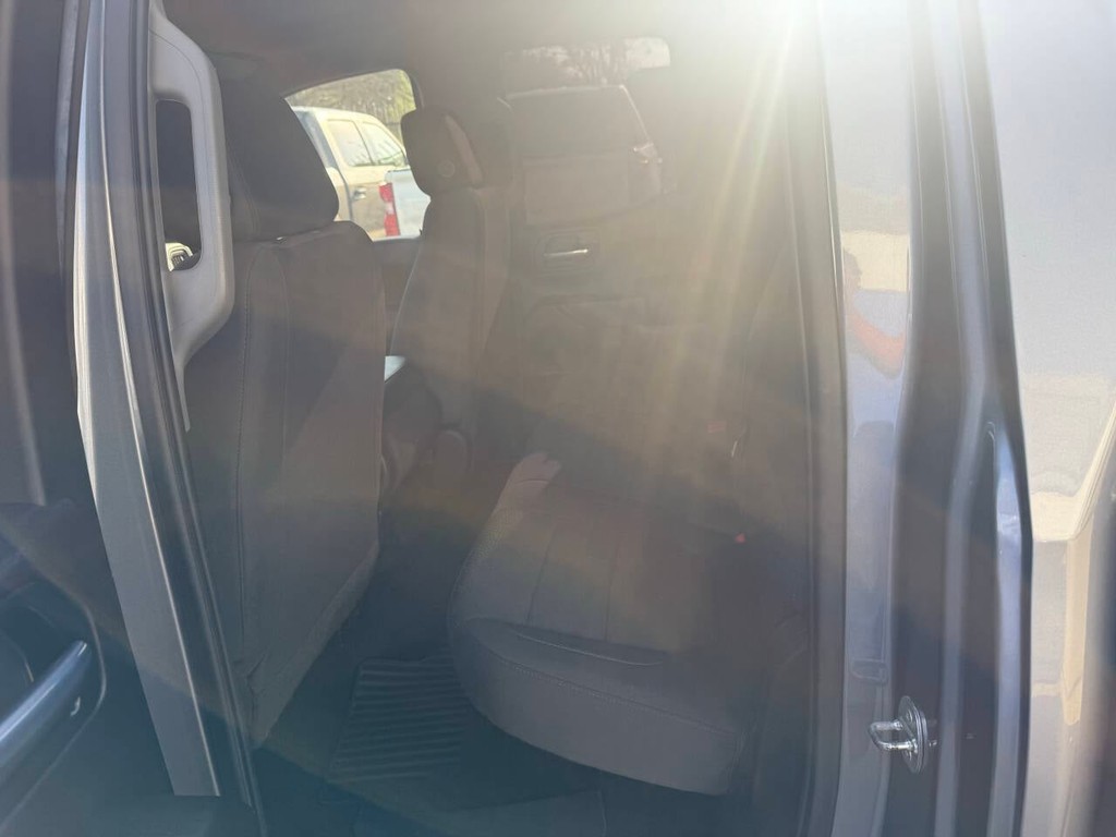 Chevrolet Silverado 1500 LTD Vehicle Full-screen Gallery Image 13