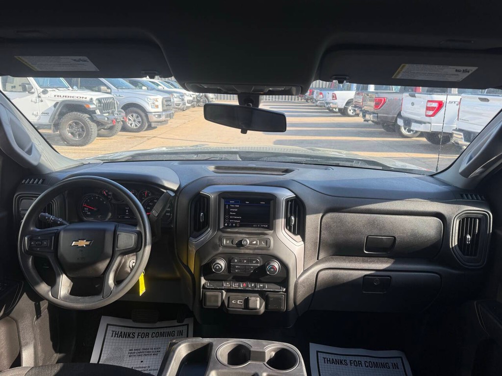 Chevrolet Silverado 1500 LTD Vehicle Full-screen Gallery Image 17