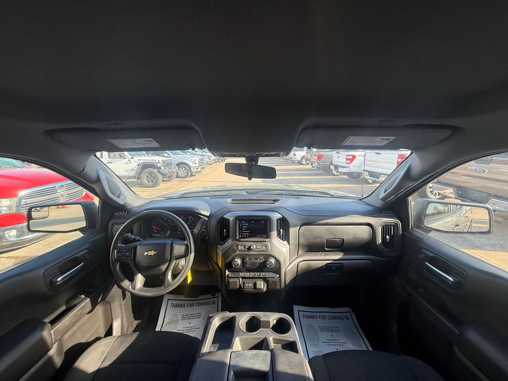 Chevrolet Silverado 1500 LTD Vehicle Full-screen Gallery Image 18