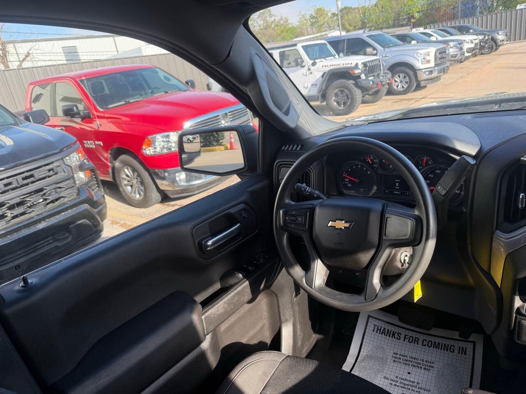 Chevrolet Silverado 1500 LTD Vehicle Full-screen Gallery Image 19