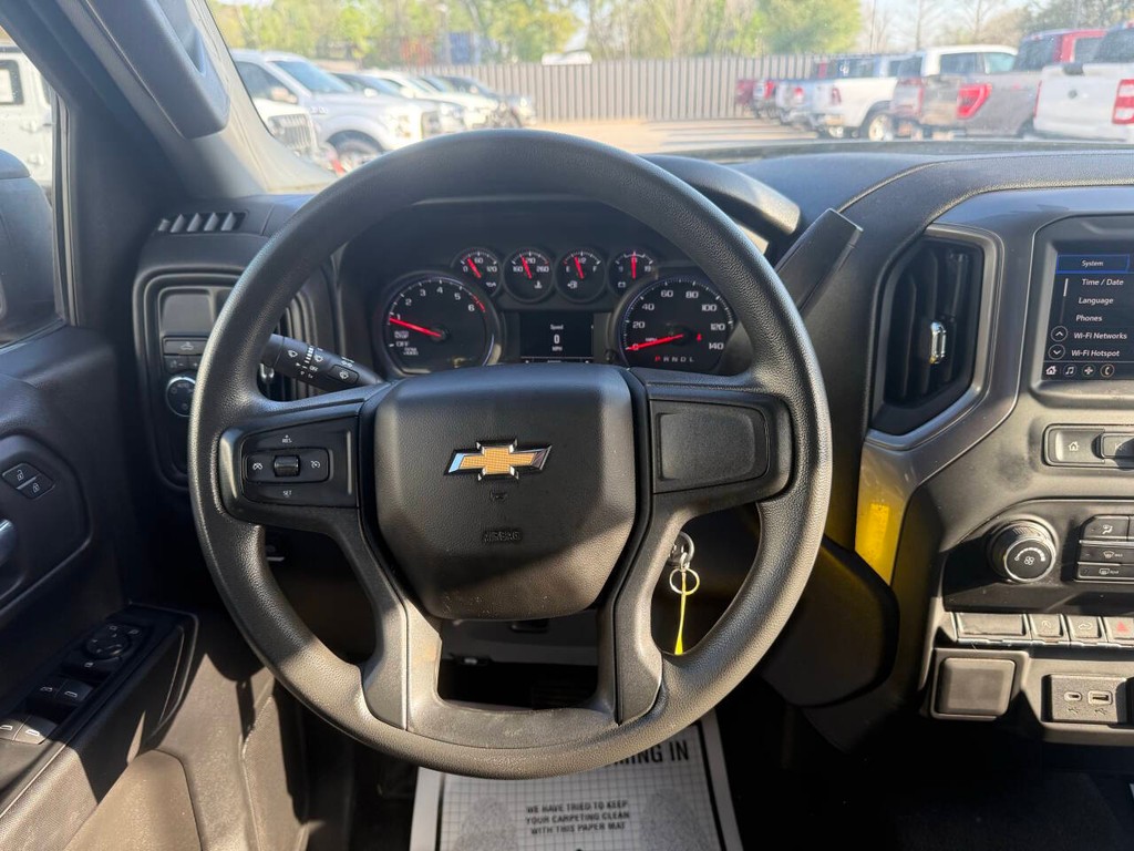 Chevrolet Silverado 1500 LTD Vehicle Full-screen Gallery Image 22