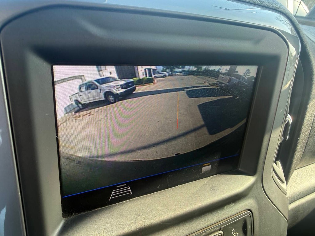 Chevrolet Silverado 1500 LTD Vehicle Full-screen Gallery Image 26