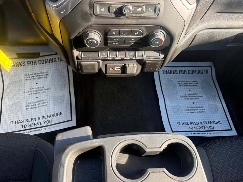 Chevrolet Silverado 1500 LTD Vehicle Full-screen Gallery Image 29