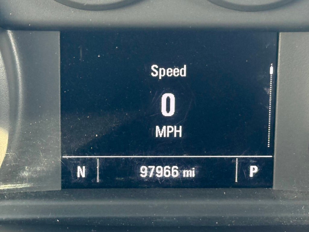 Chevrolet Silverado 1500 LTD Vehicle Full-screen Gallery Image 32