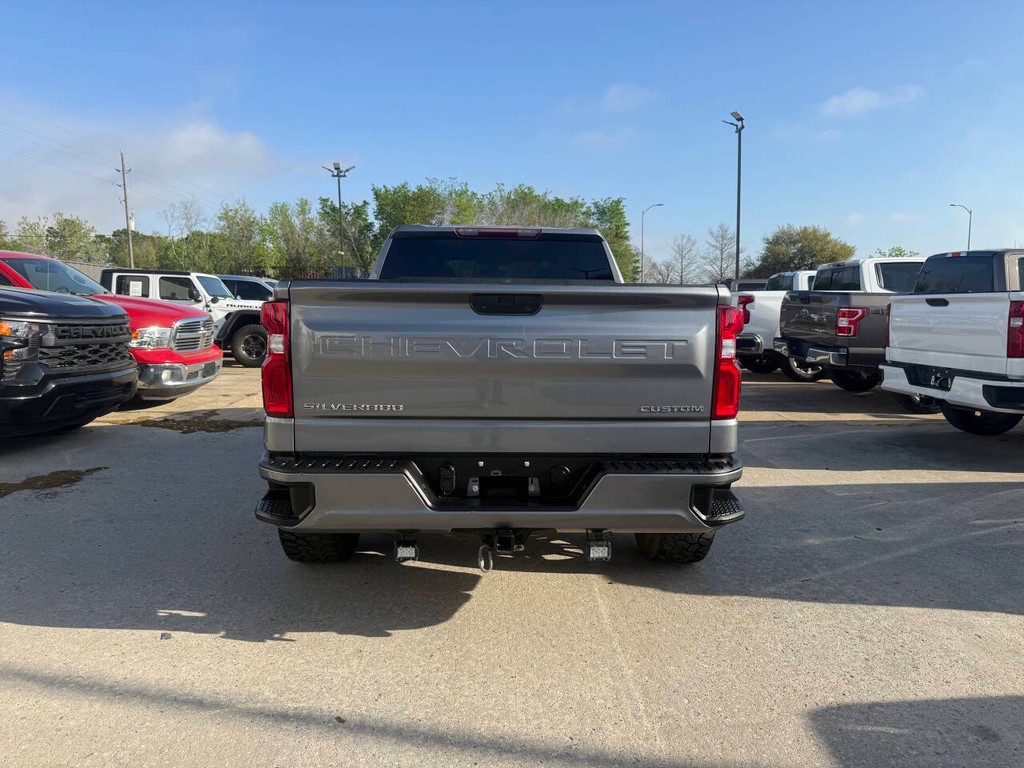 Chevrolet Silverado 1500 LTD Vehicle Full-screen Gallery Image 37