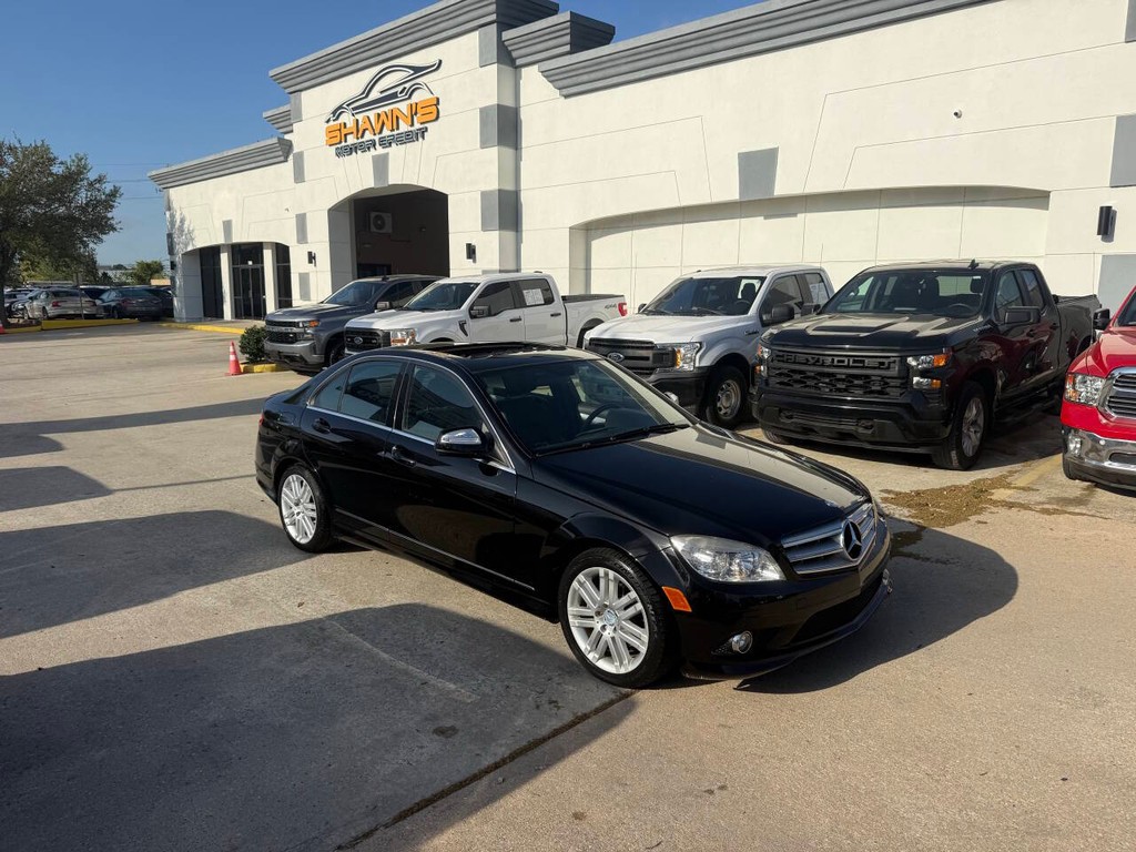 Mercedes-Benz C-Class Vehicle Full-screen Gallery Image 41
