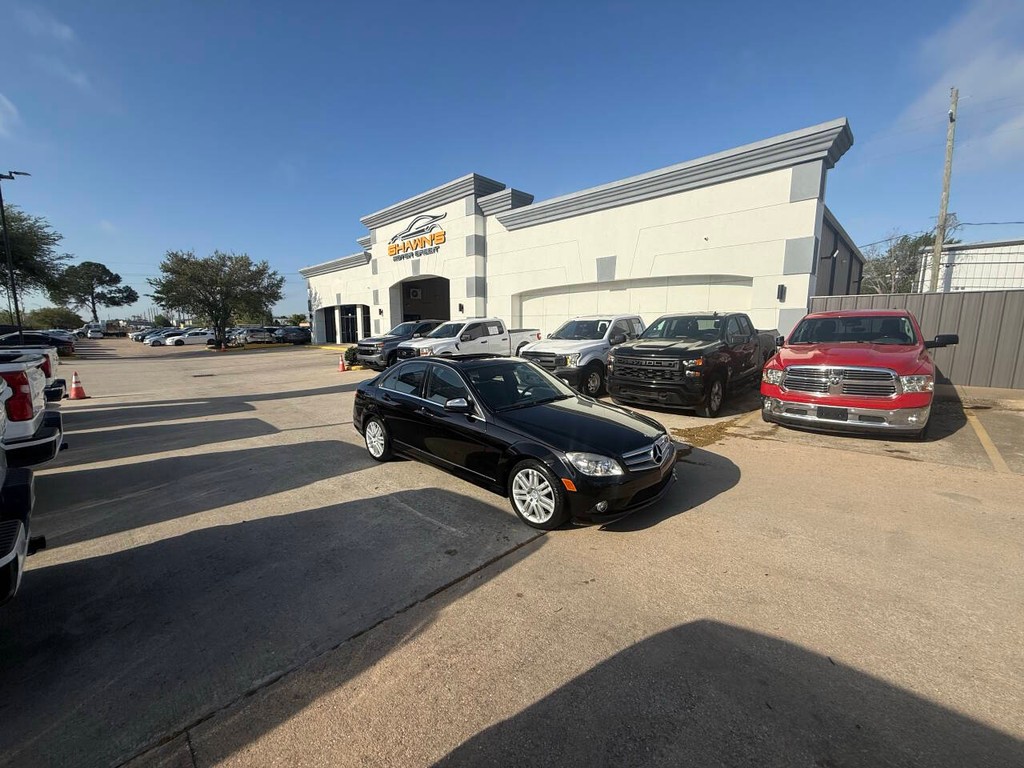 Mercedes-Benz C-Class Vehicle Full-screen Gallery Image 43