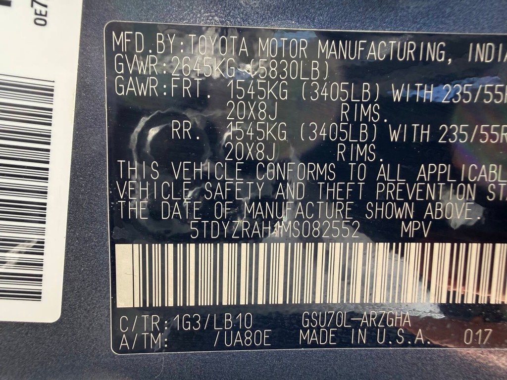 Toyota Highlander Vehicle Full-screen Gallery Image 36