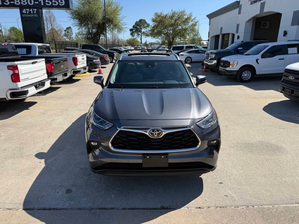 Toyota Highlander Vehicle Full-screen Gallery Image 42