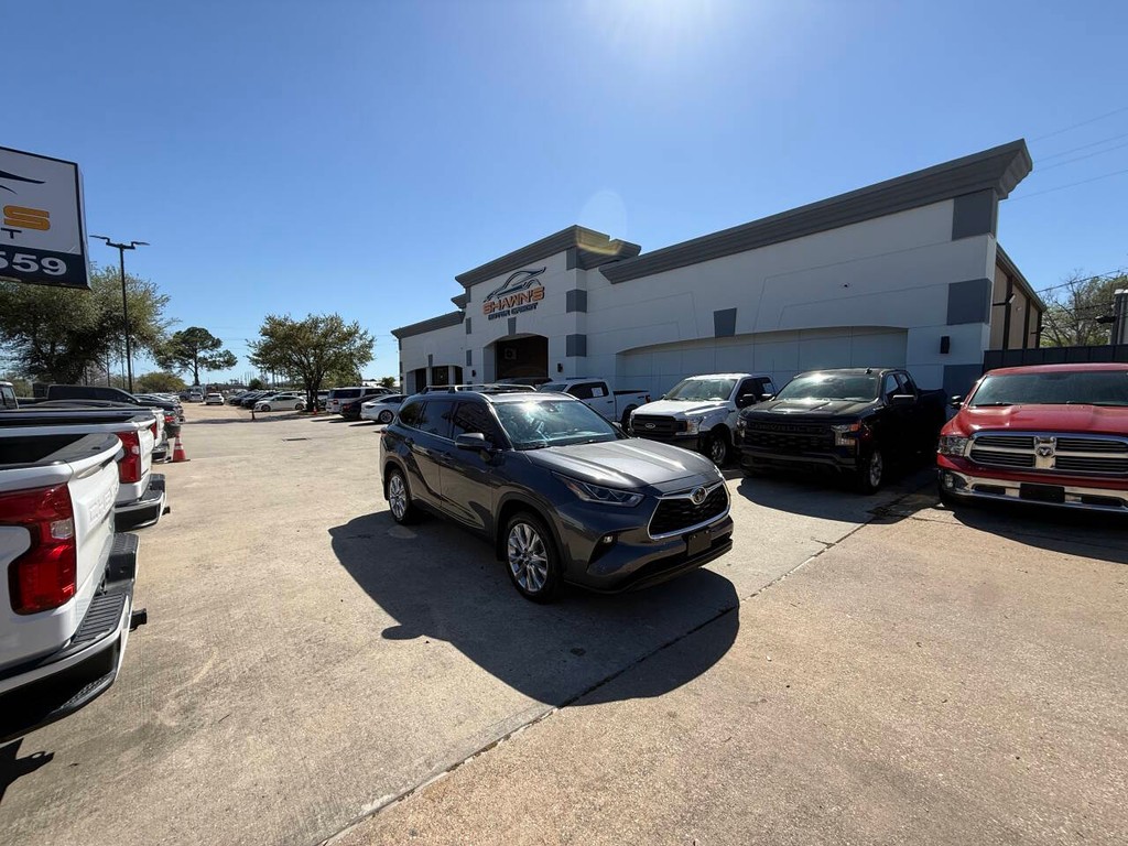 Toyota Highlander Vehicle Full-screen Gallery Image 46