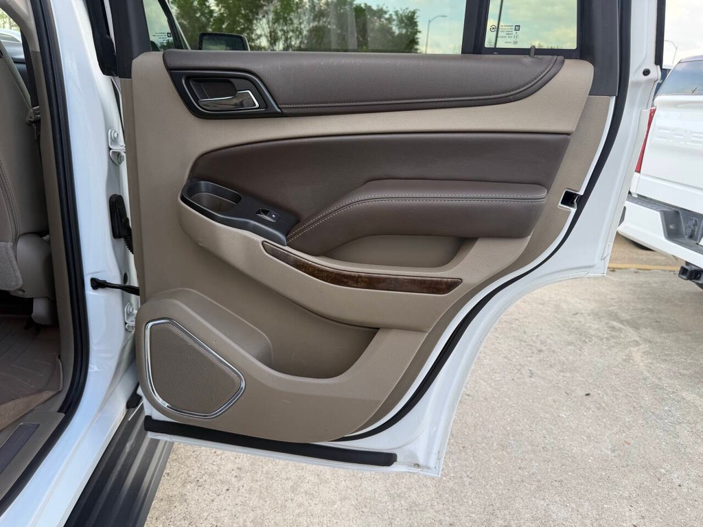 Chevrolet Tahoe Vehicle Full-screen Gallery Image 18