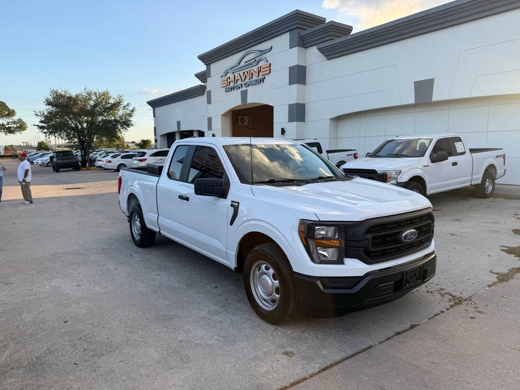 Ford F-150 Vehicle Full-screen Gallery Image 02