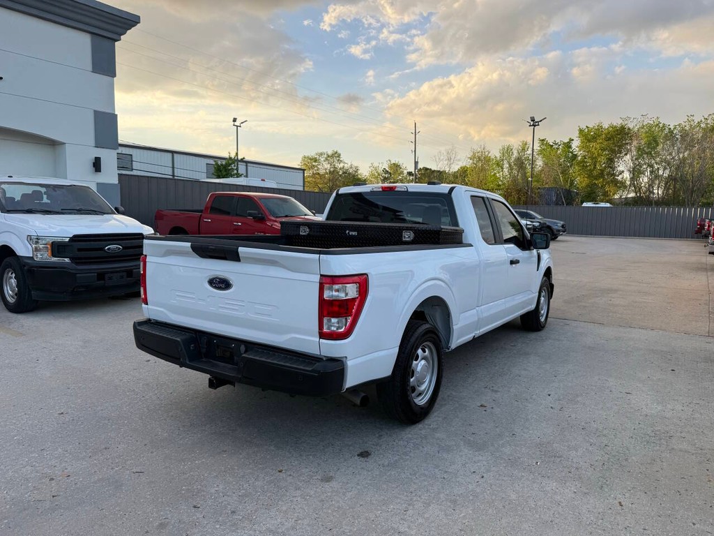 Ford F-150 Vehicle Full-screen Gallery Image 05