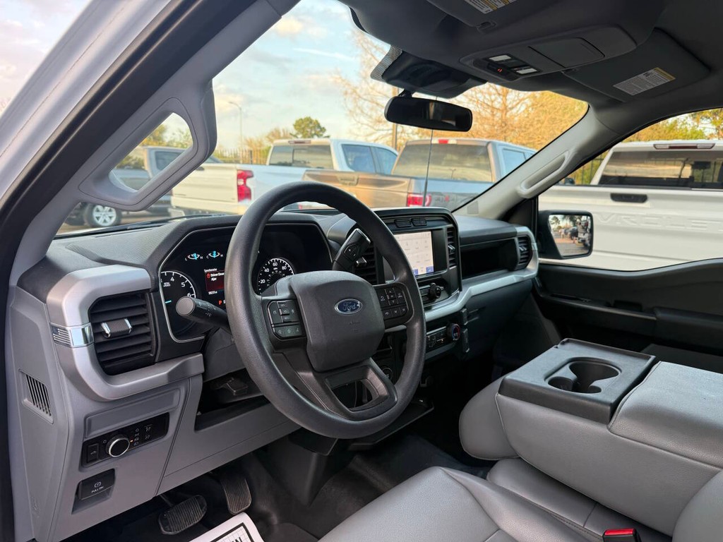 Ford F-150 Vehicle Full-screen Gallery Image 06