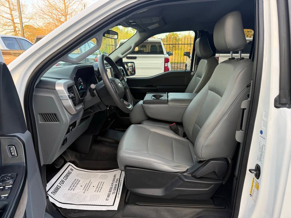 Ford F-150 Vehicle Full-screen Gallery Image 07