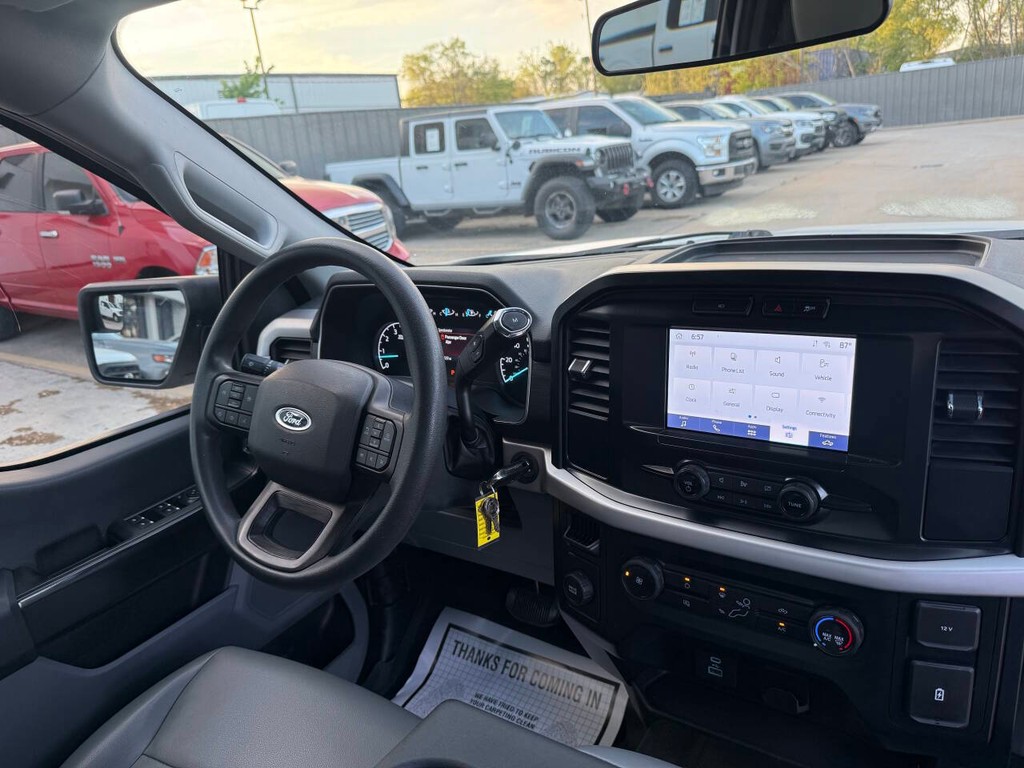 Ford F-150 Vehicle Full-screen Gallery Image 16