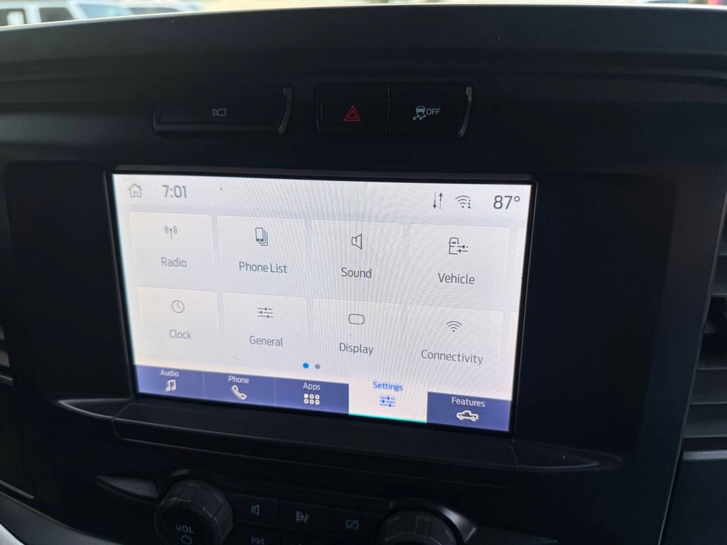 Ford F-150 Vehicle Full-screen Gallery Image 18