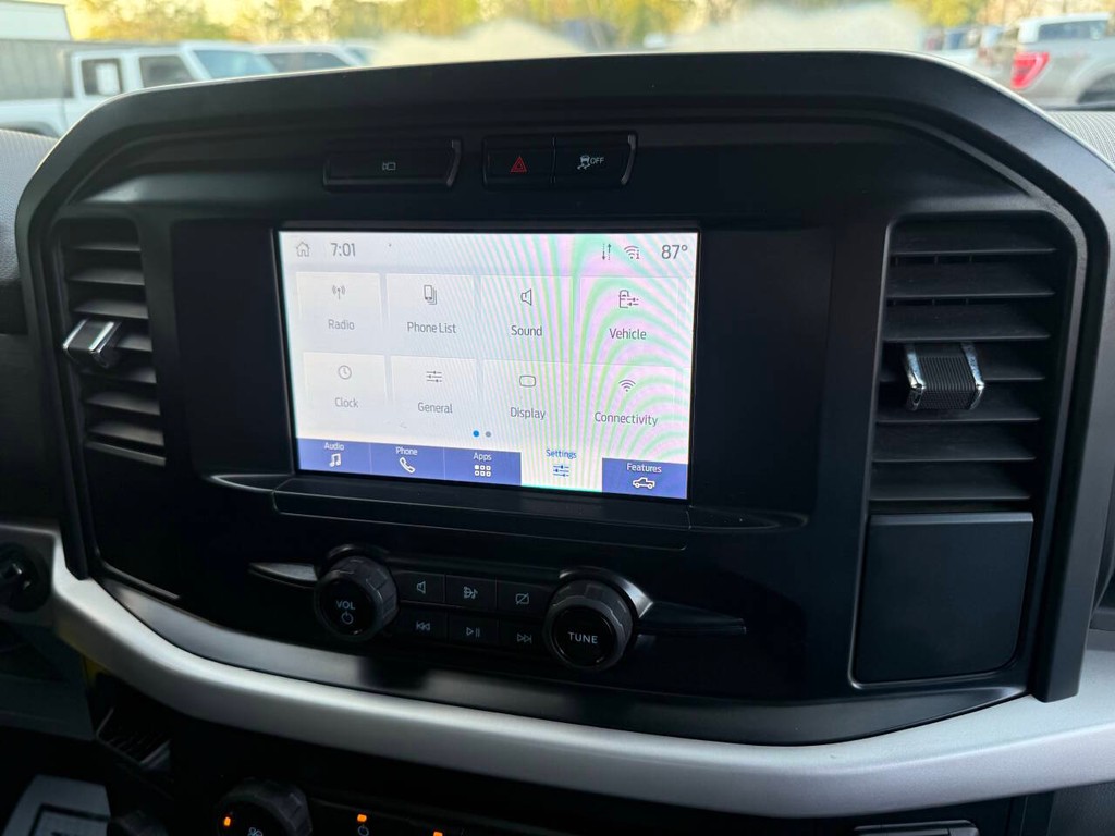 Ford F-150 Vehicle Full-screen Gallery Image 19