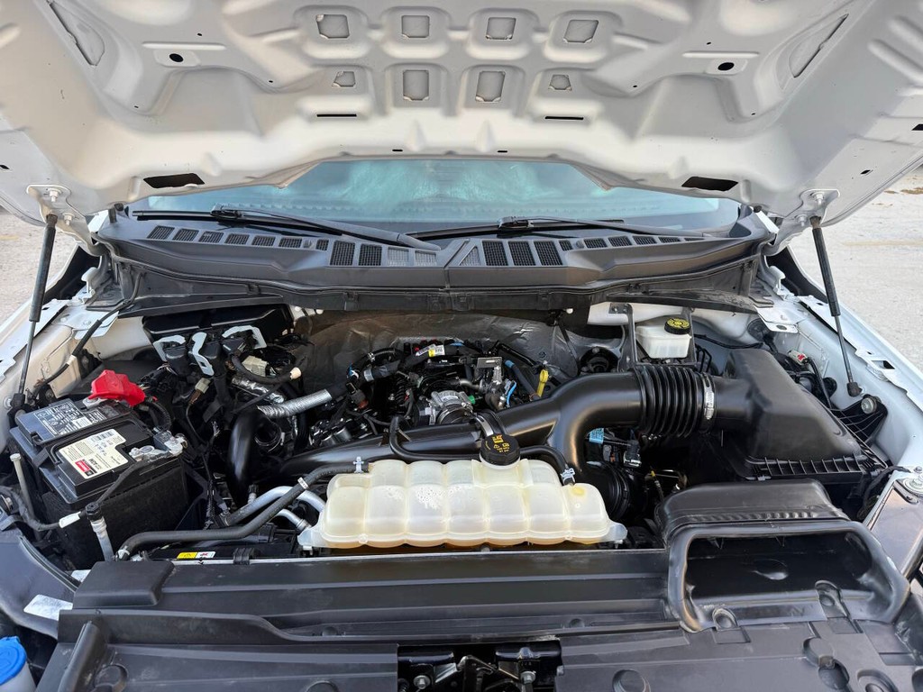 Ford F-150 Vehicle Full-screen Gallery Image 27