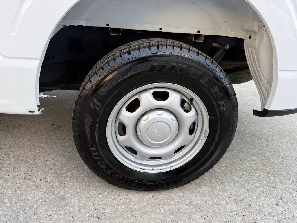 Ford F-150 Vehicle Full-screen Gallery Image 28