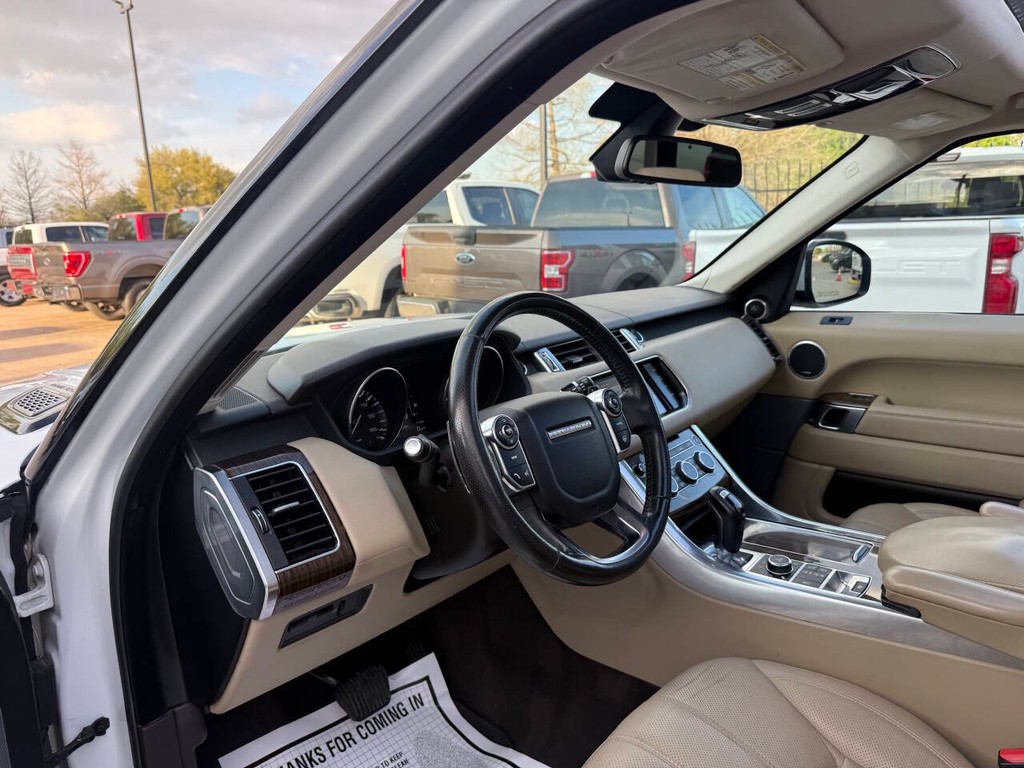 Land Rover Range Rover Sport Vehicle Full-screen Gallery Image 06