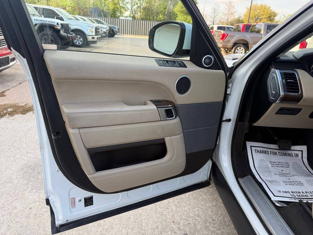 Land Rover Range Rover Sport Vehicle Full-screen Gallery Image 08