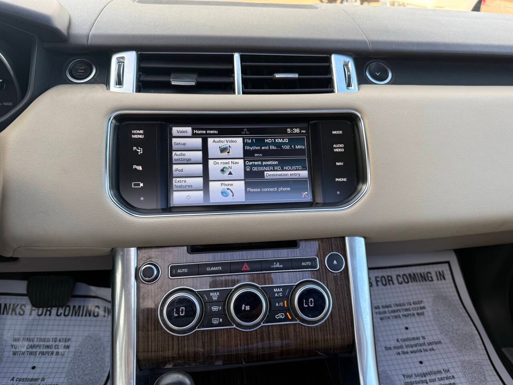 Land Rover Range Rover Sport Vehicle Full-screen Gallery Image 26