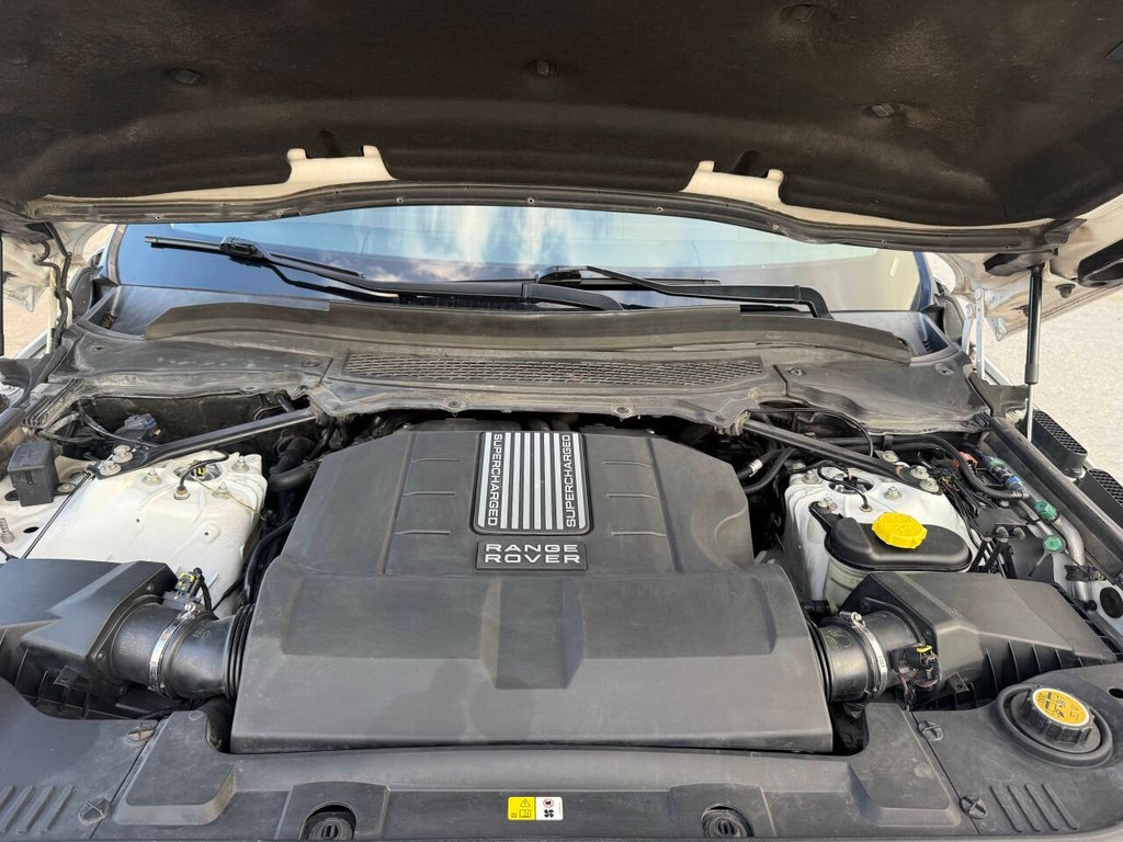 Land Rover Range Rover Sport Vehicle Full-screen Gallery Image 37