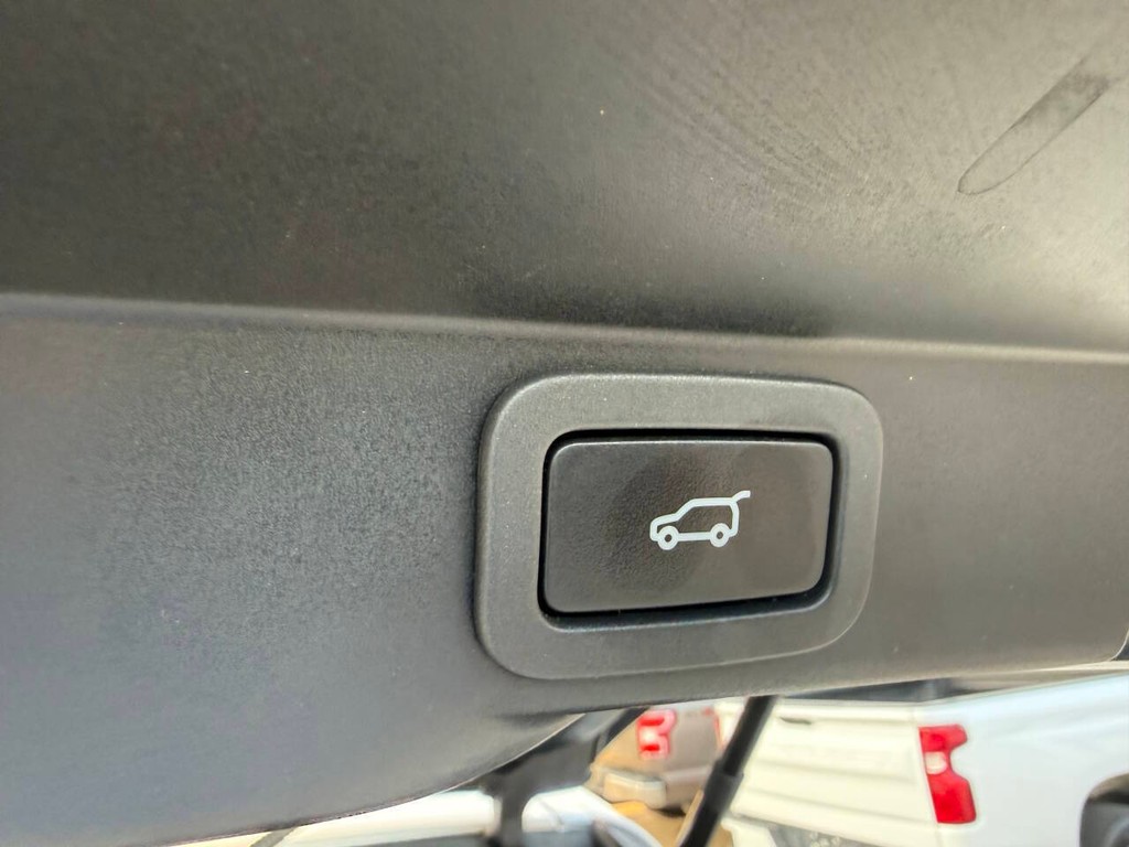 Land Rover Range Rover Sport Vehicle Full-screen Gallery Image 39