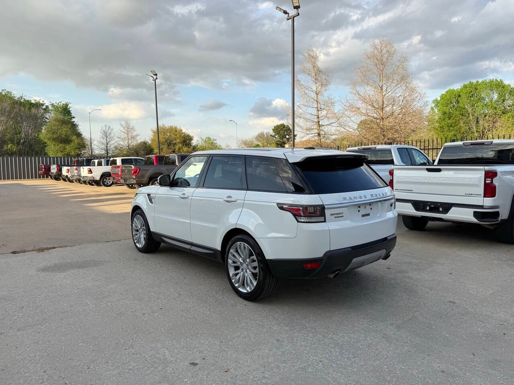 Land Rover Range Rover Sport Vehicle Full-screen Gallery Image 04