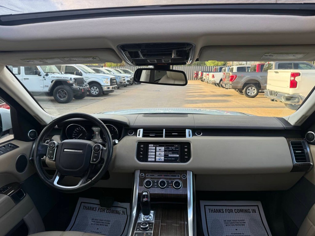 Land Rover Range Rover Sport Vehicle Full-screen Gallery Image 17