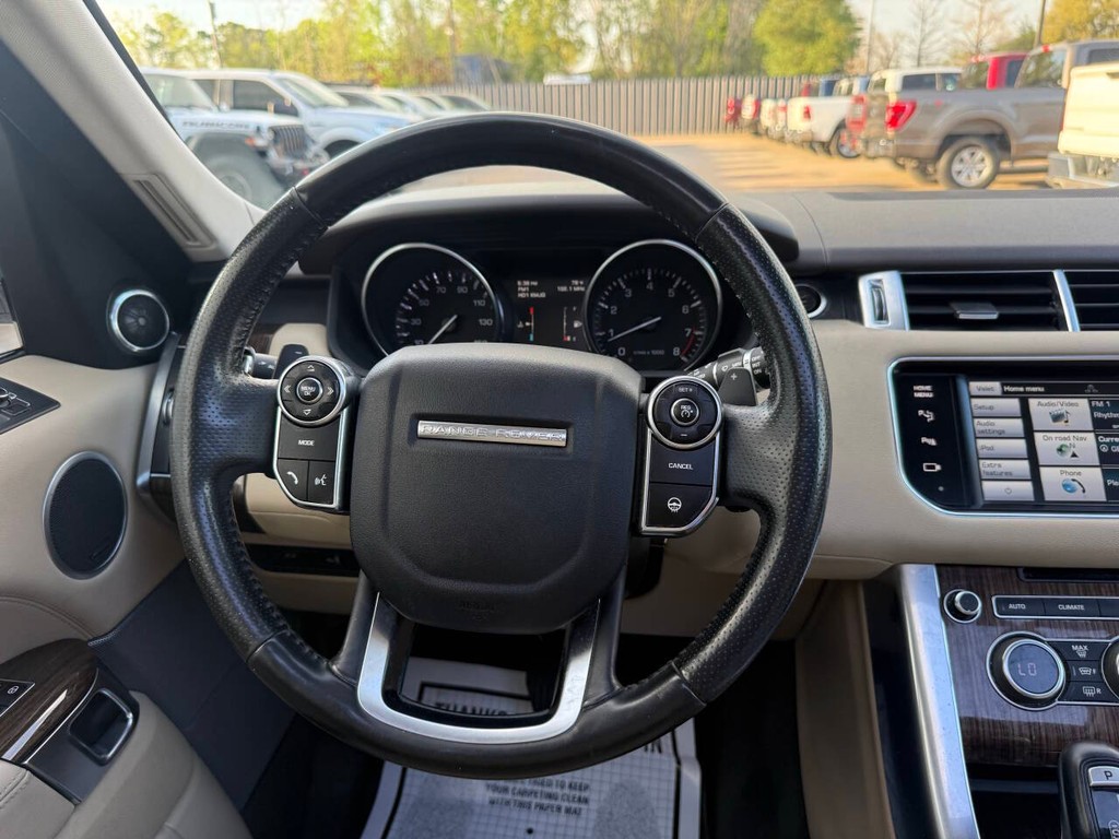 Land Rover Range Rover Sport Vehicle Full-screen Gallery Image 22