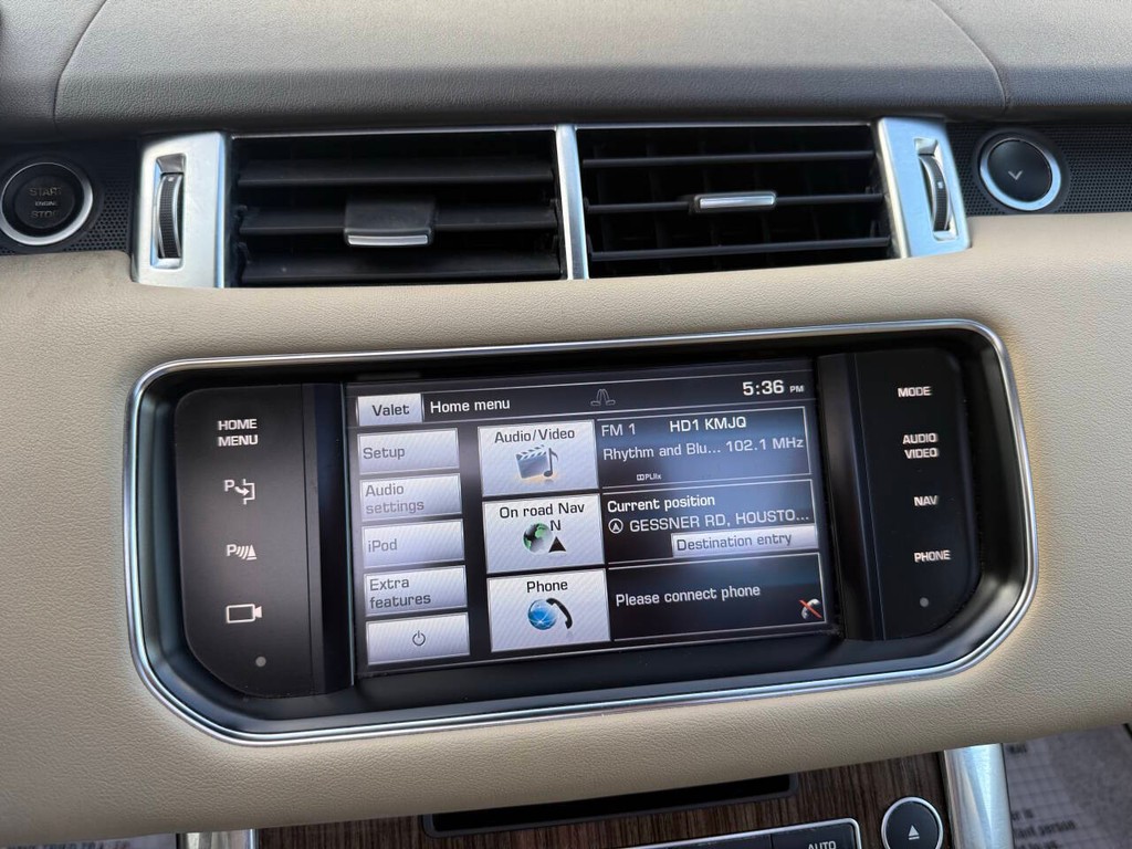 Land Rover Range Rover Sport Vehicle Full-screen Gallery Image 25