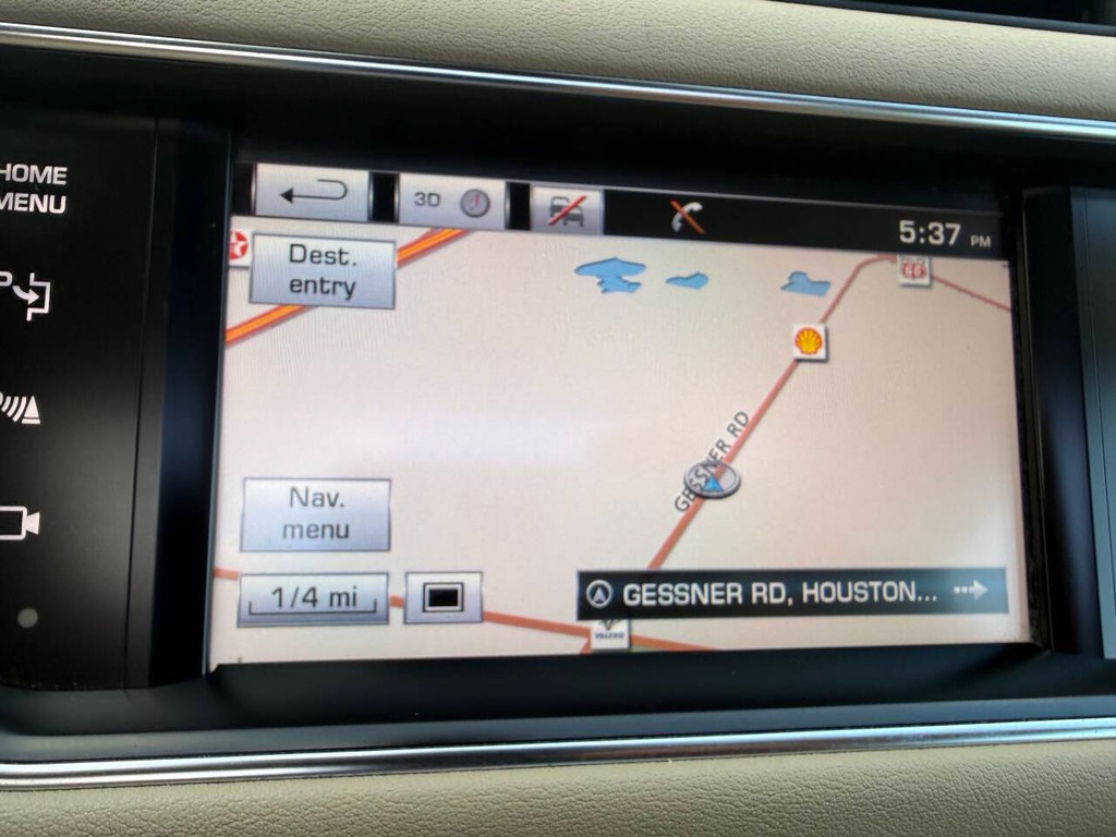 Land Rover Range Rover Sport Vehicle Full-screen Gallery Image 26