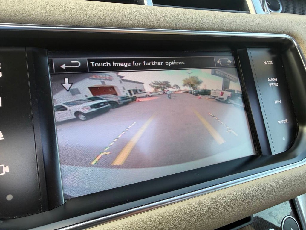 Land Rover Range Rover Sport Vehicle Full-screen Gallery Image 27