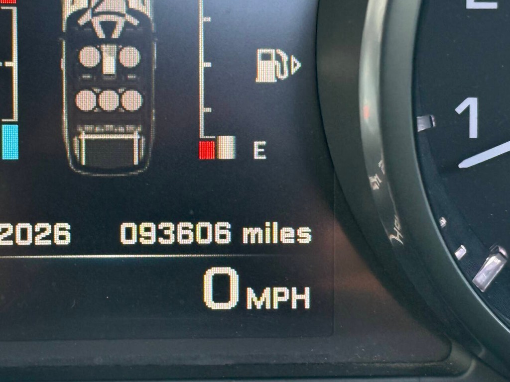 Land Rover Range Rover Sport Vehicle Full-screen Gallery Image 34