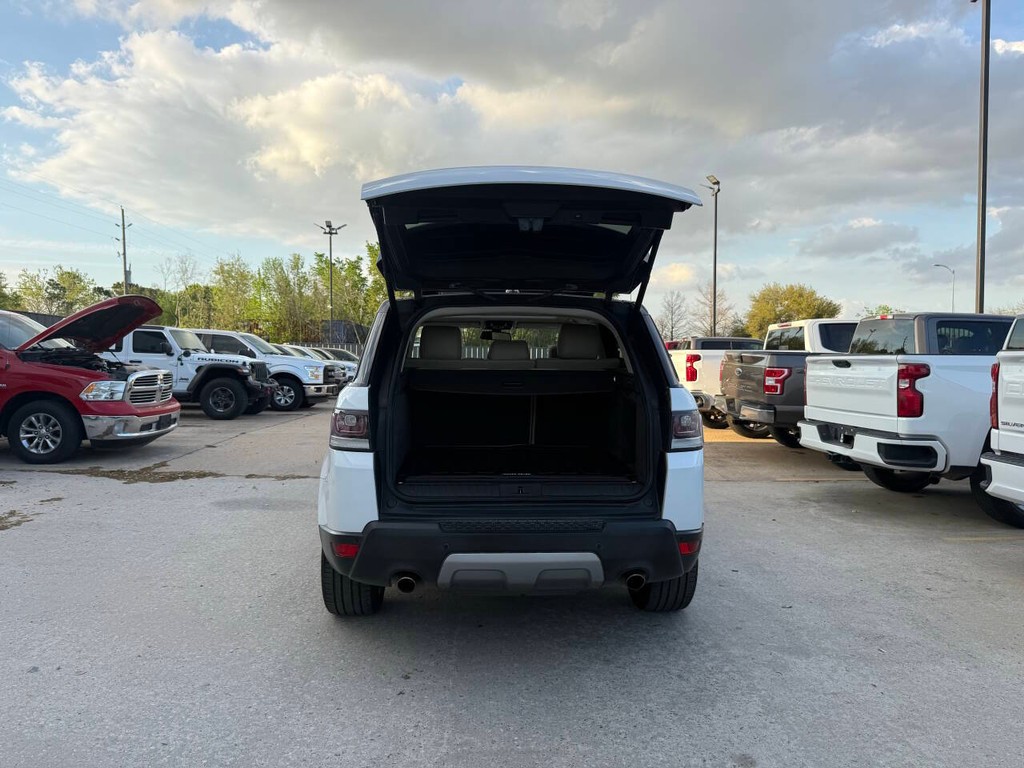 Land Rover Range Rover Sport Vehicle Full-screen Gallery Image 38