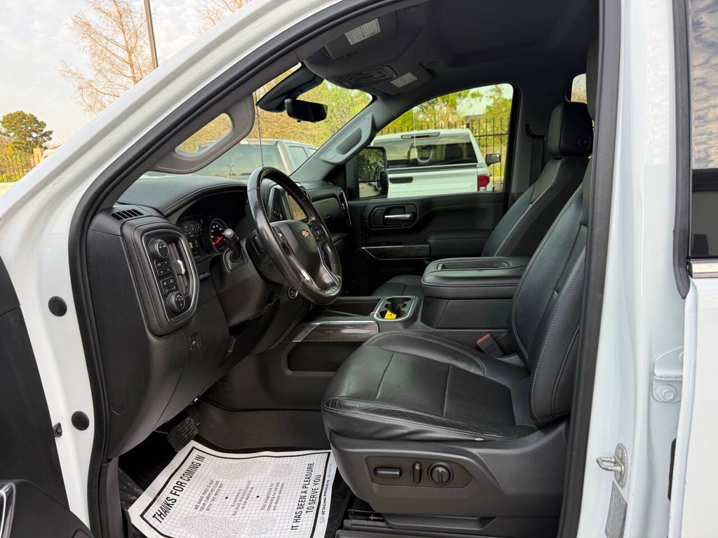 Chevrolet Silverado 2500HD Vehicle Full-screen Gallery Image 07