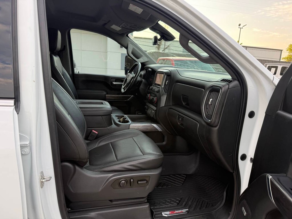 Chevrolet Silverado 2500HD Vehicle Full-screen Gallery Image 10