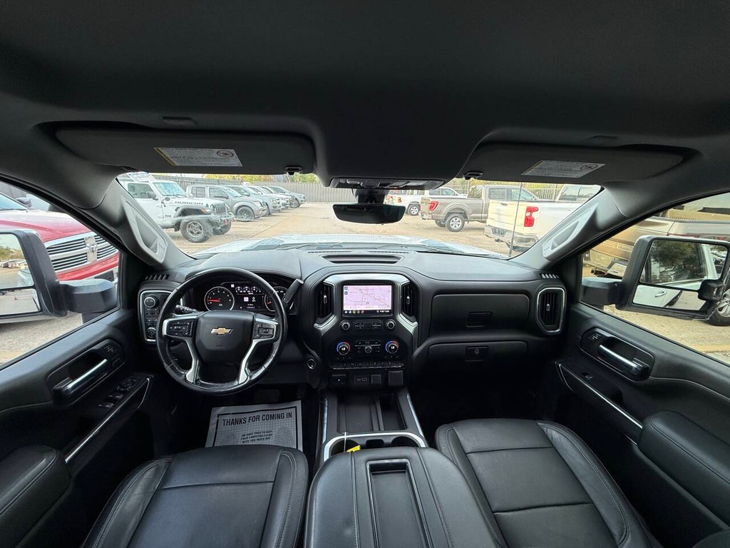 Chevrolet Silverado 2500HD Vehicle Full-screen Gallery Image 18